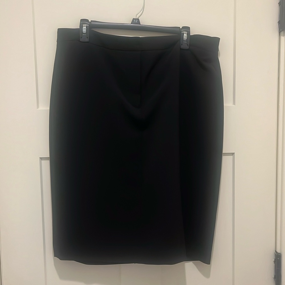 DKNY front closure black skirt